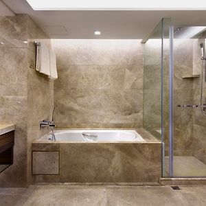 Elite Harbour View Room Executive Lounge Access